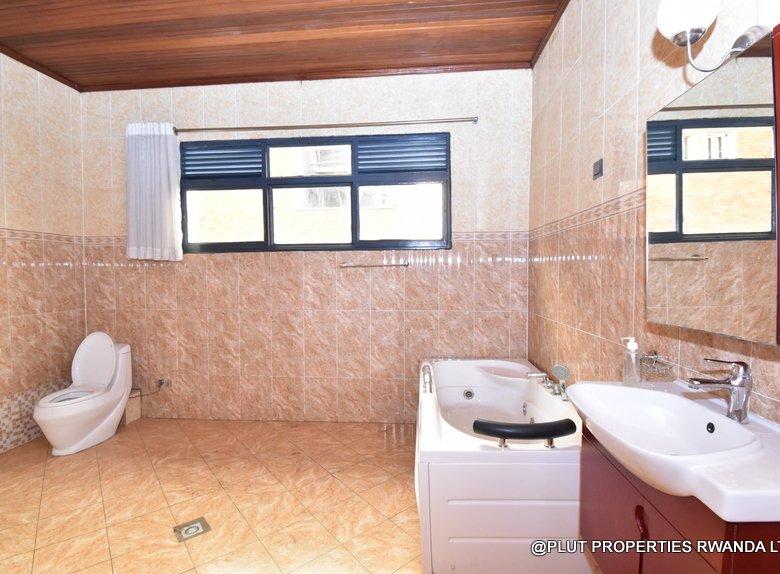 House with pool for rent in Gacuriro Kigali