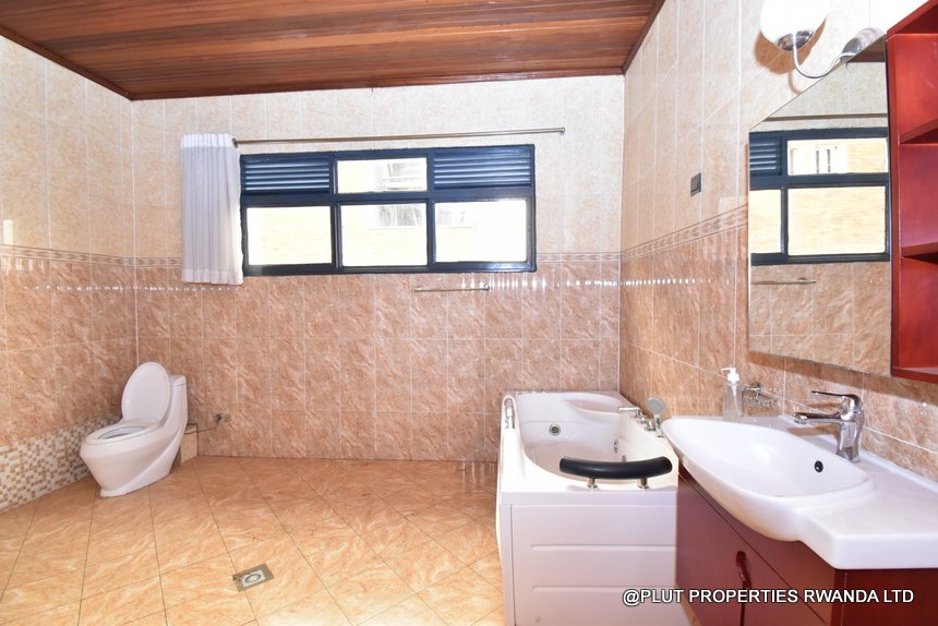 House with pool for rent in Gacuriro Kigali