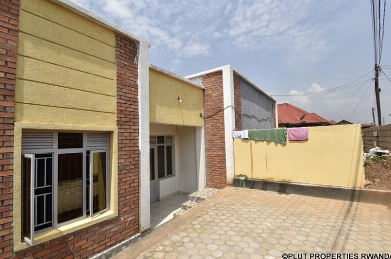 Houses for sale in Gisozi.