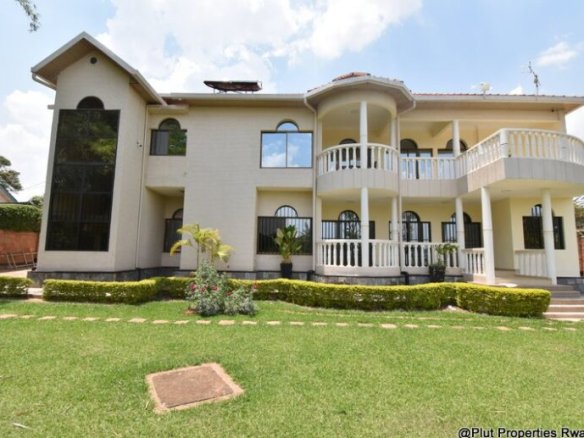 For Rent – 7 Bedroom House with Golf Views in Kacyiru, Kigali