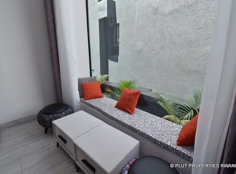 One Bedroom Apartment 