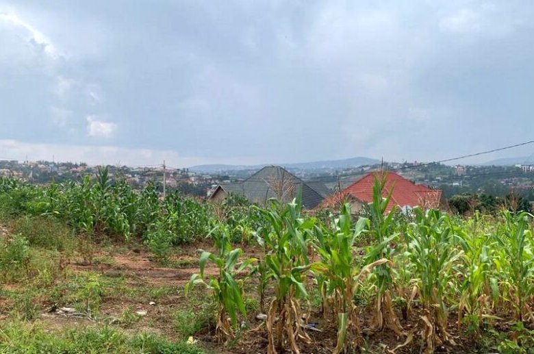 Land for sale in Kinyinya.