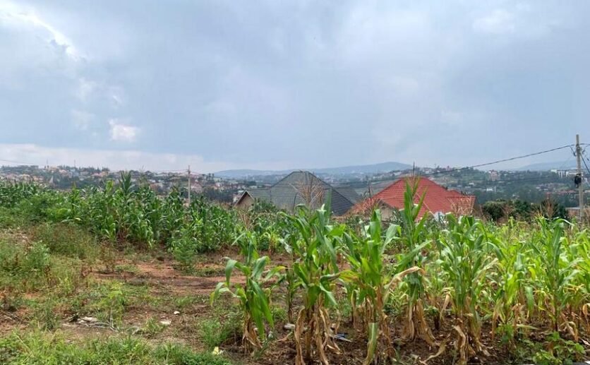 Land for sale in Kinyinya.
