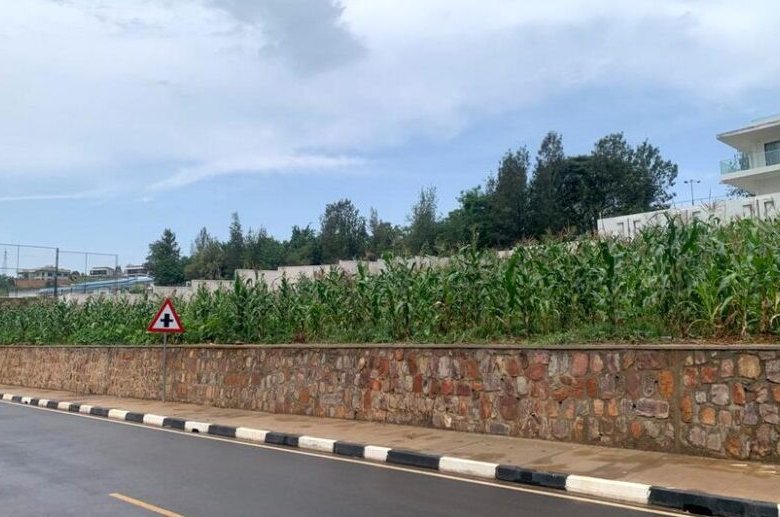 Land for sale in Kinyinya.