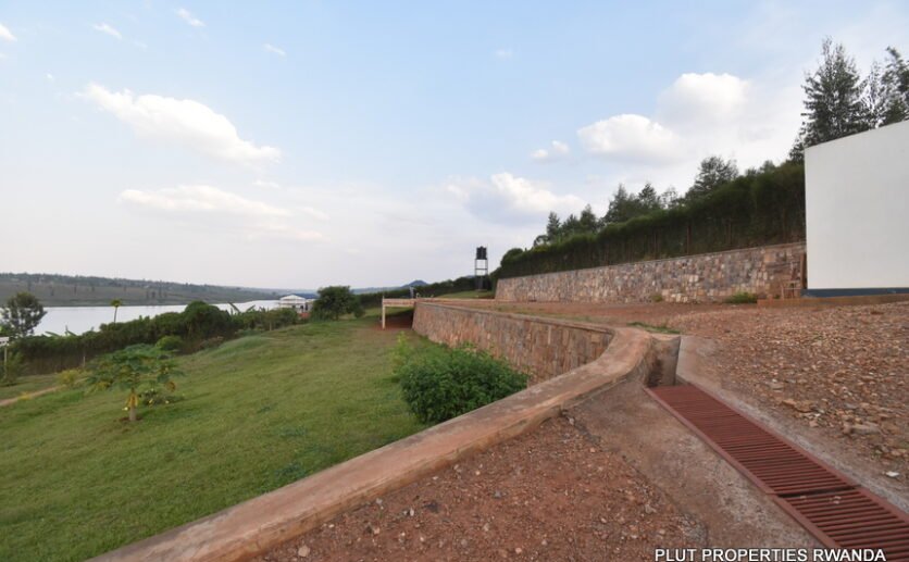 Lakefront Property For Sale – Lake Muhazi