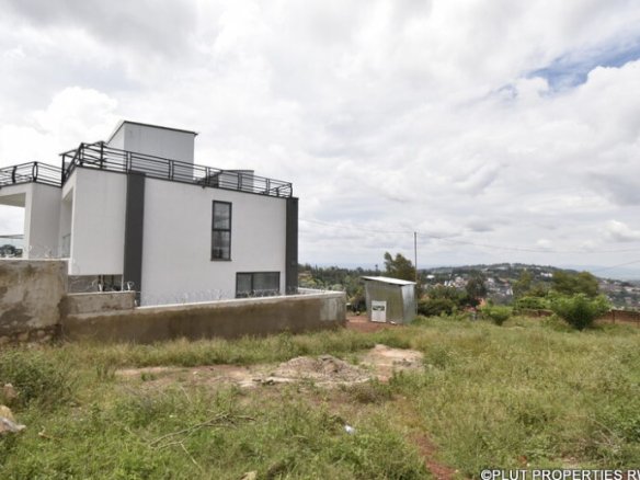 Plot for sale in Rebero.