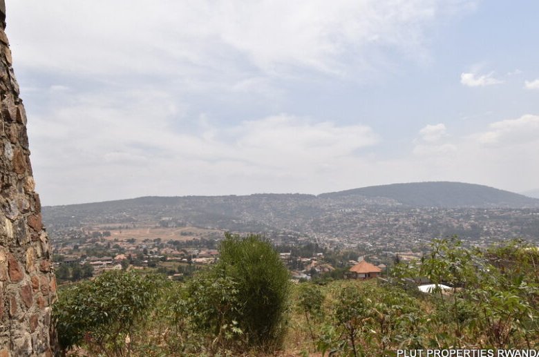Plot for sale in Rebero.