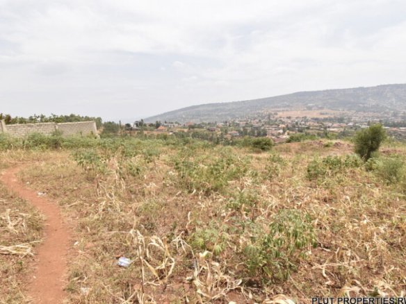 Plot for sale in Rebero.