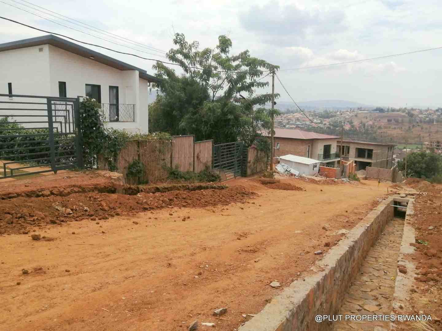 prime residential plot for sale in Busanza update 1-100kb Prime Residential Plot for Sale in Busanza