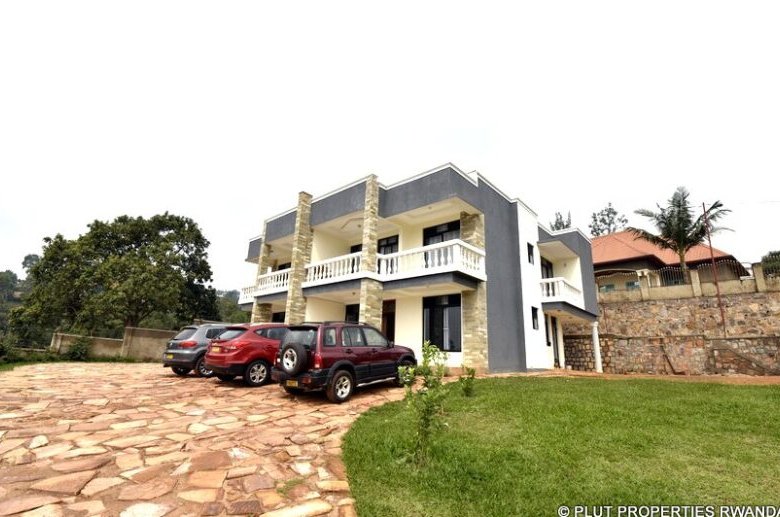 Duplex for rent in Rebero