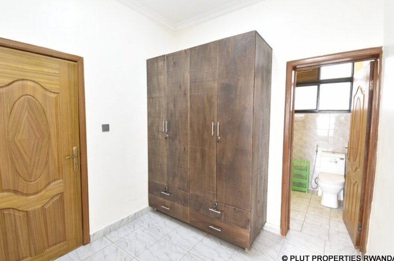Duplex for rent in Rebero