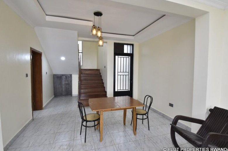Duplex for rent in Rebero