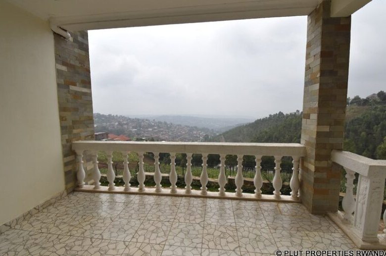 Duplex for rent in Rebero