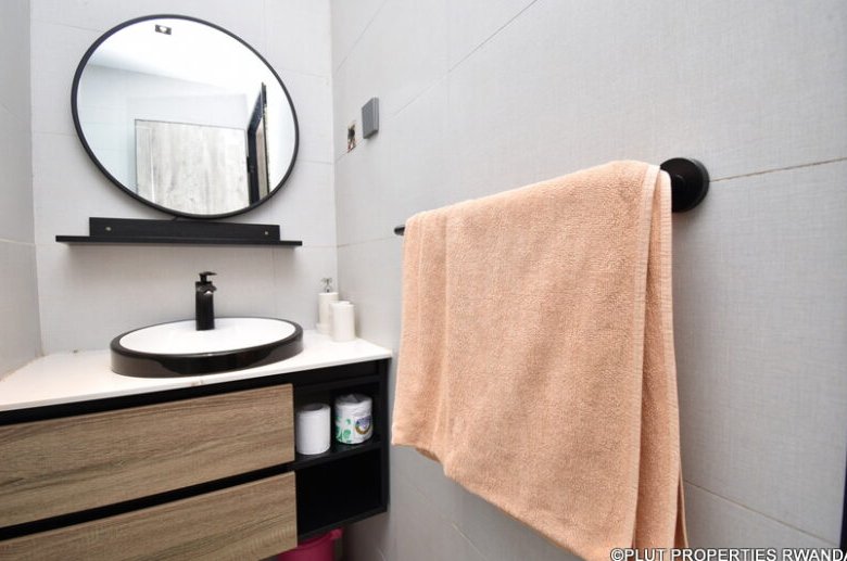 Rent apartment in Rebero.
