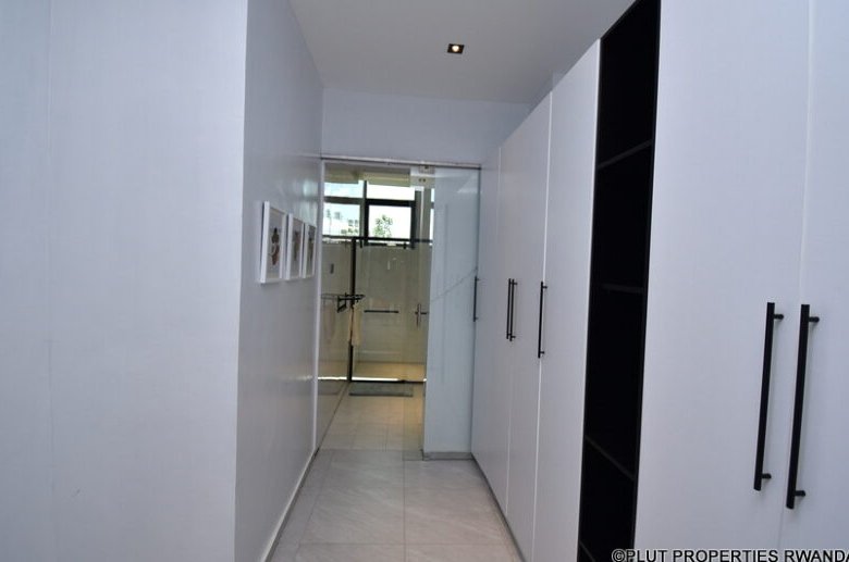 Rent apartment in Rebero.