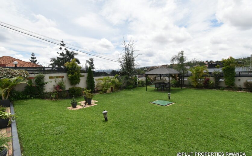 Serviced Modern Ground Floor Apartment For Rent