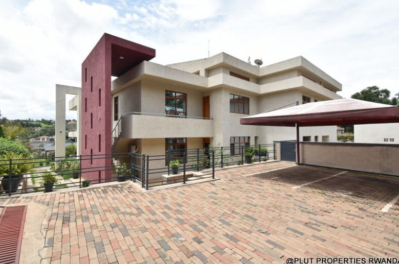 Serviced Modern Ground Floor Apartment For Rent