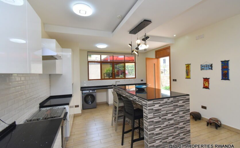 Serviced Modern Ground Floor Apartment For Rent