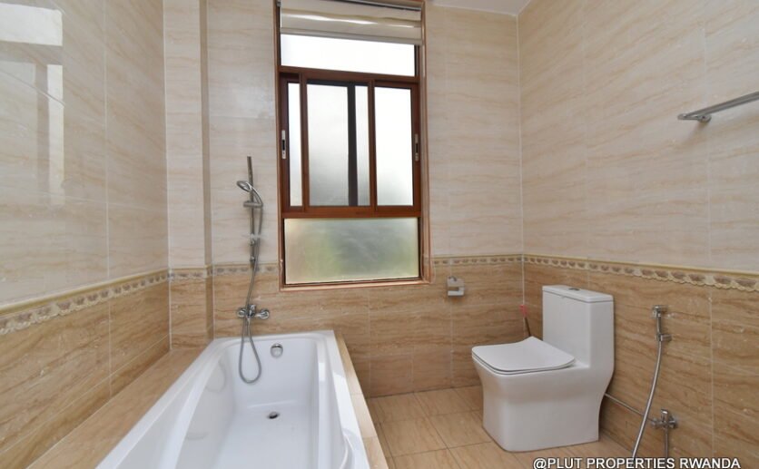 Serviced Modern Ground Floor Apartment For Rent