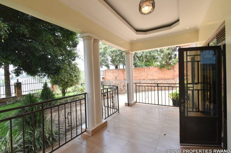 Unfurnished house for rent in Kacyiru