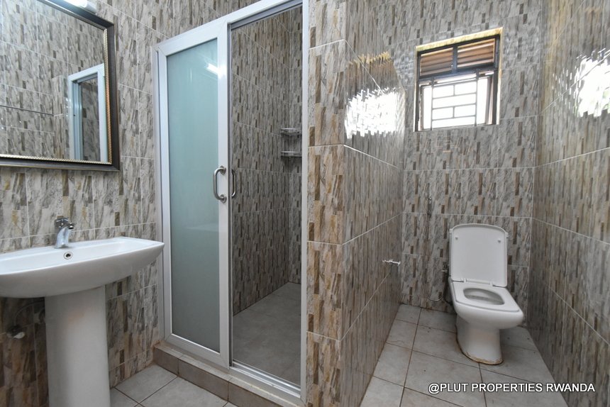 Unfurnished house for rent in Kacyiru