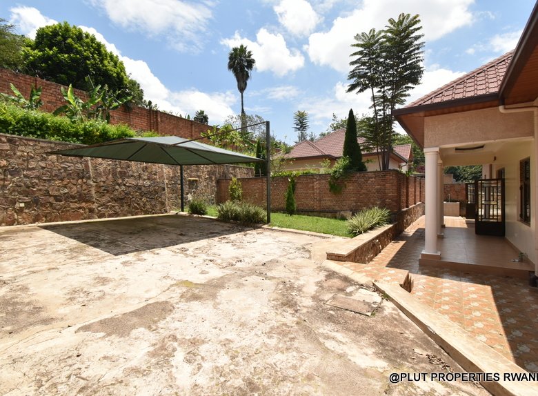 Unfurnished house for rent in Kacyiru