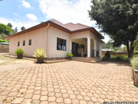 Unfurnished house for rent in Kacyiru