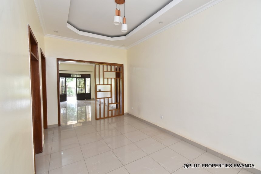 Unfurnished house for rent in Kacyiru