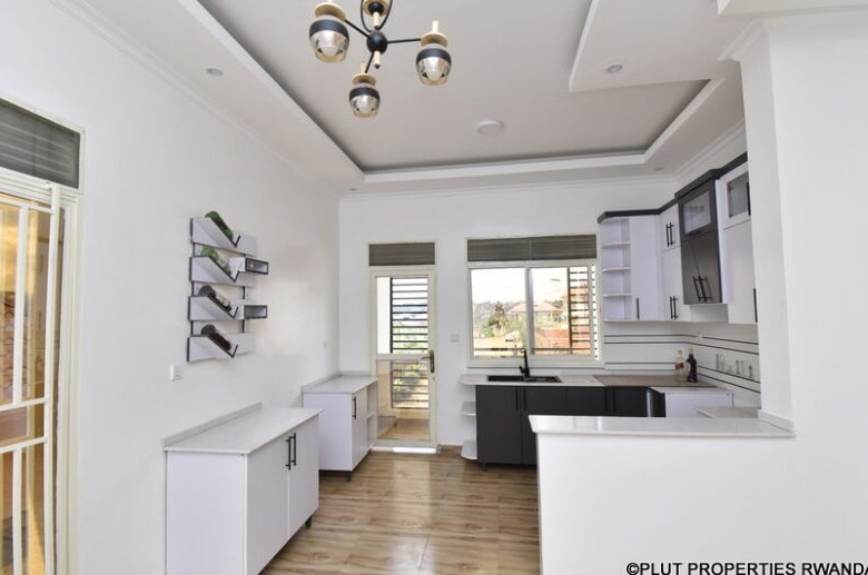 Unfurnished house for rent in Kibagabaga. 
