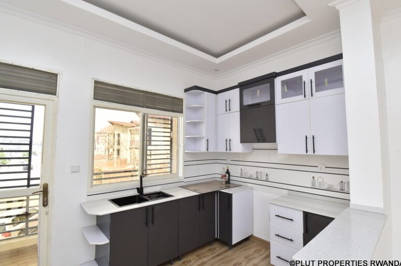 Unfurnished house for rent in Kibagabaga. 