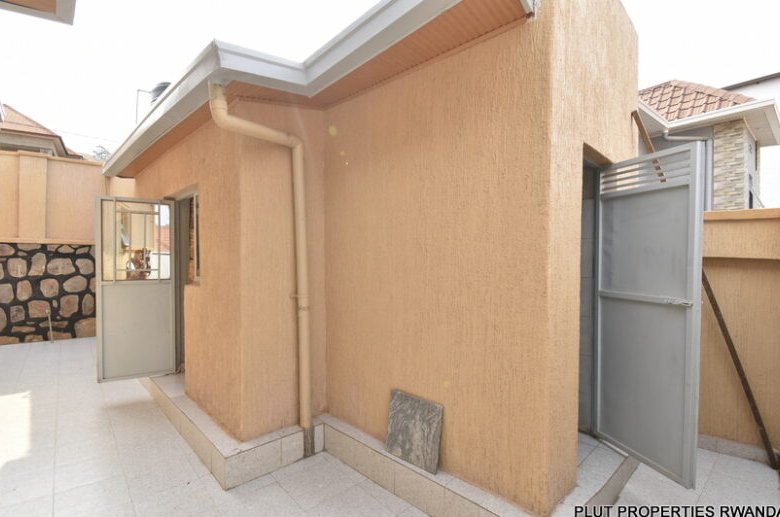Unfurnished house for sale in Kabeza. 