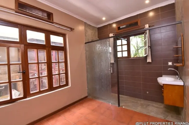 Unfurnished house in Kibagabaga