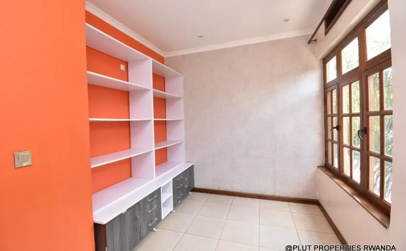 Unfurnished house in Kibagabaga