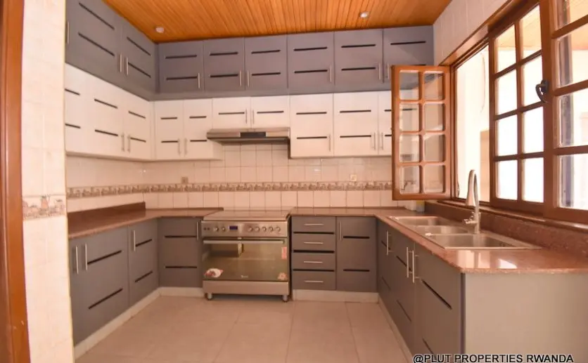 Unfurnished house in Kibagabaga
