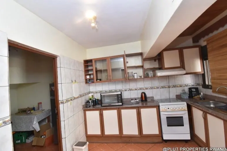 unfurnished house in Kimihurura for rent