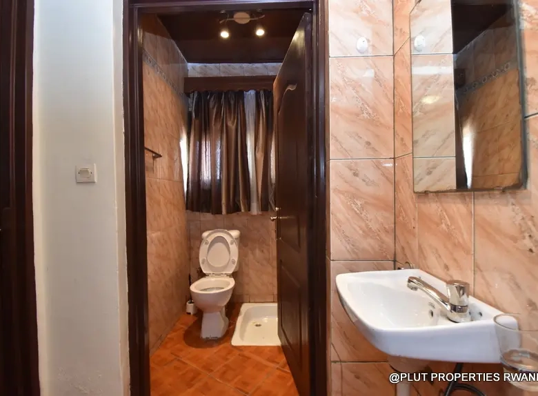 unfurnished house in Kimihurura for rent