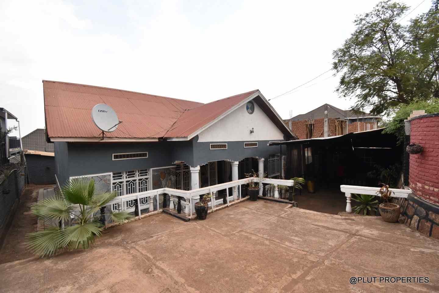 4 bedroom house for rent in Kimironko