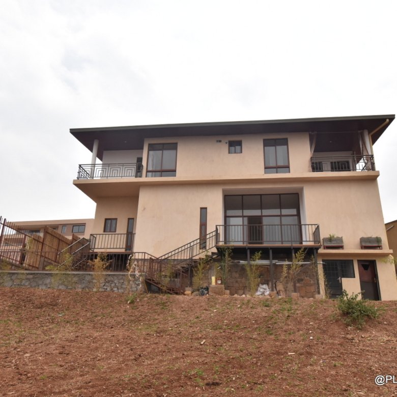 4 bedroom villa for rent
