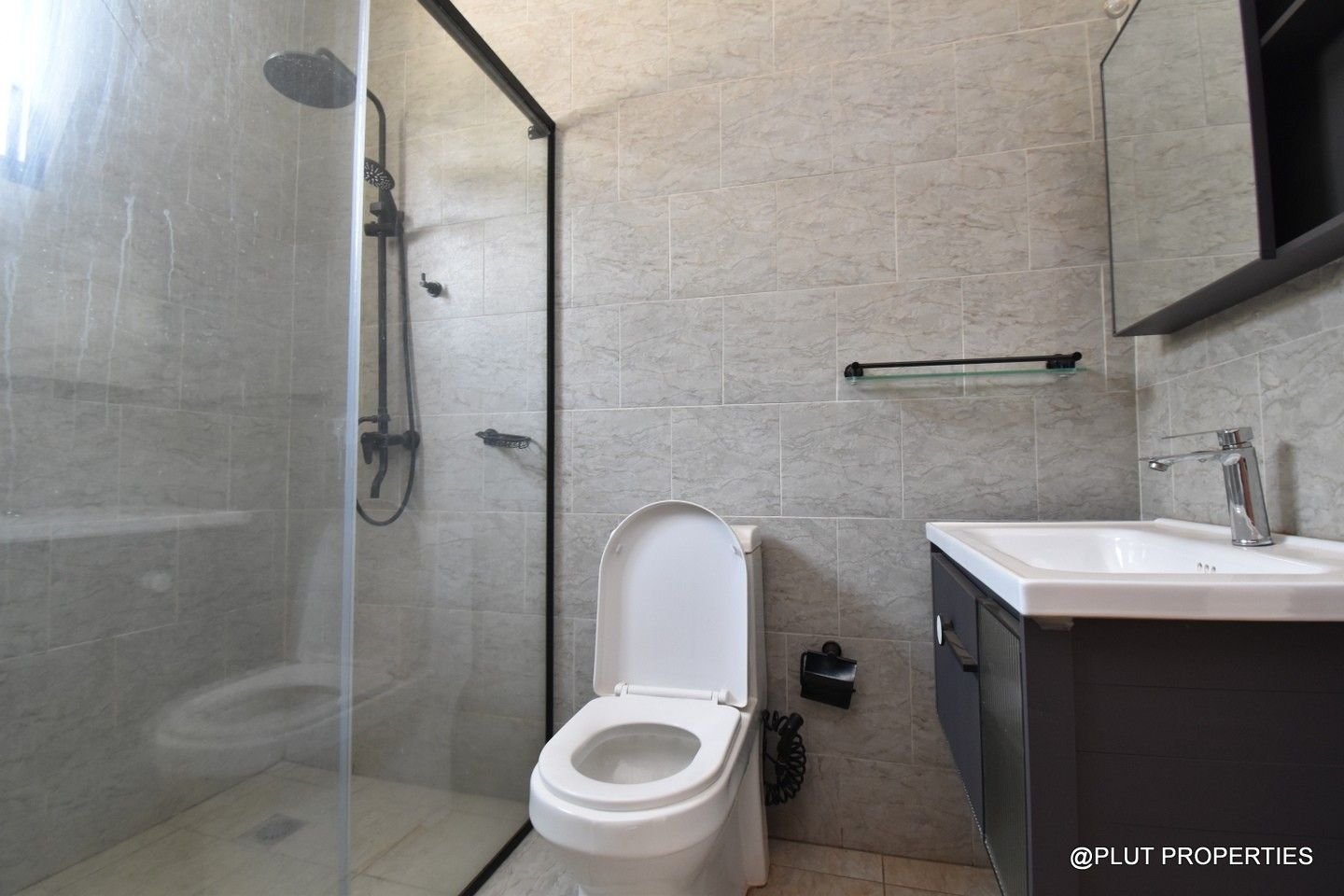 5bedroomhouseforsaleinKigaliplutproperties15 5 bedroom house for sale in Kigali