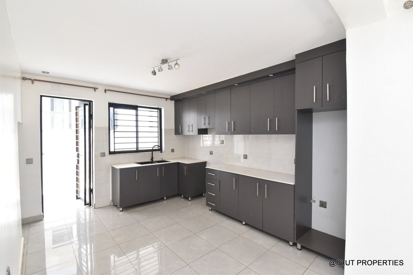 5bedroomhouseforsaleinKigaliplutproperties8 5 bedroom house for sale in Kigali