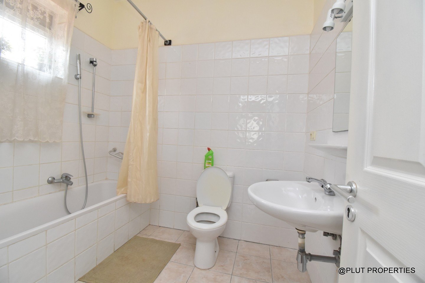 Beautiful house in Kibagabaga plut properties 14-140kb Beautiful house in Kibagabaga