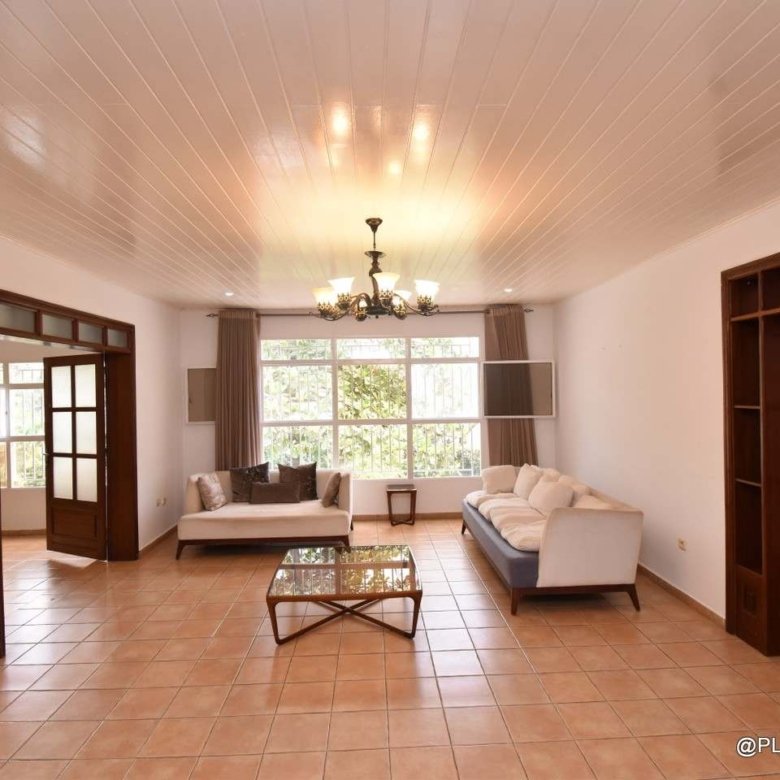 Big villa for rent in Nyarutarama
