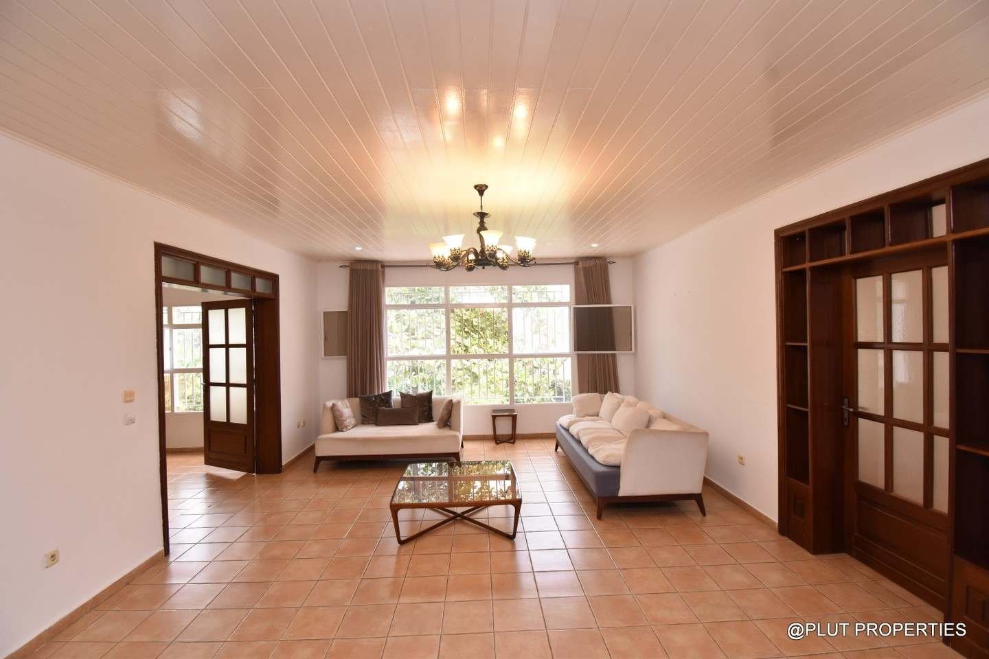 Big villa for rent in Nyarutarama plut properties 10-100kb Big villa for rent in Nyarutarama