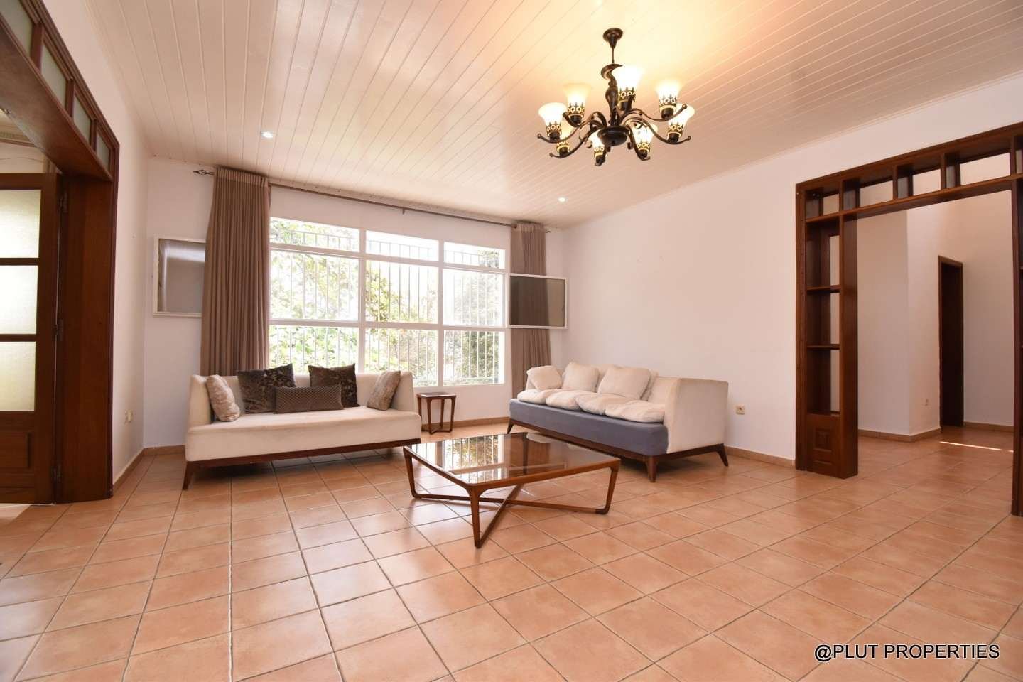 Big villa for rent in Nyarutarama plut properties 11-100kb Big villa for rent in Nyarutarama