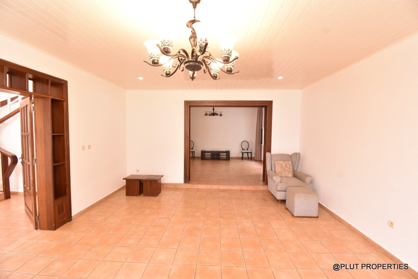 Big villa for rent in Nyarutarama plut properties 12-100kb Big villa for rent in Nyarutarama