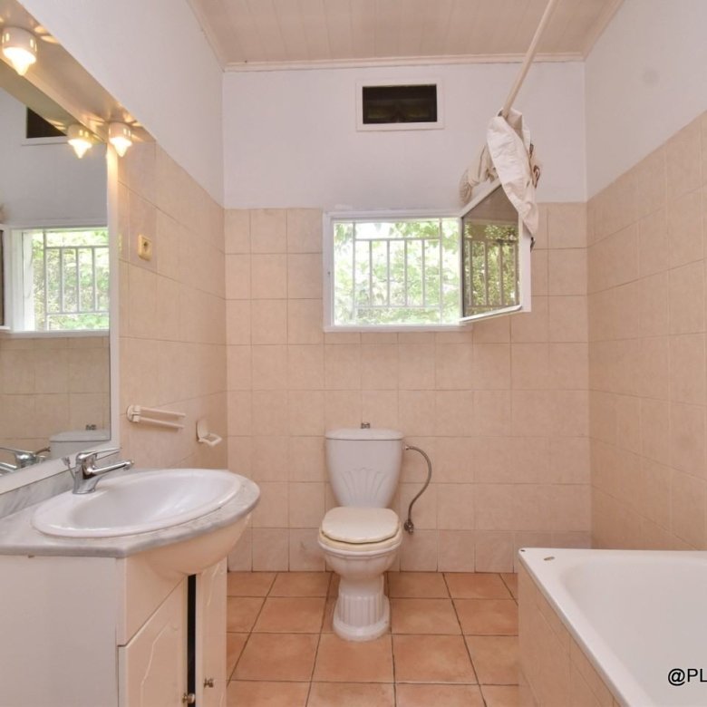 Big villa for rent in Nyarutarama
