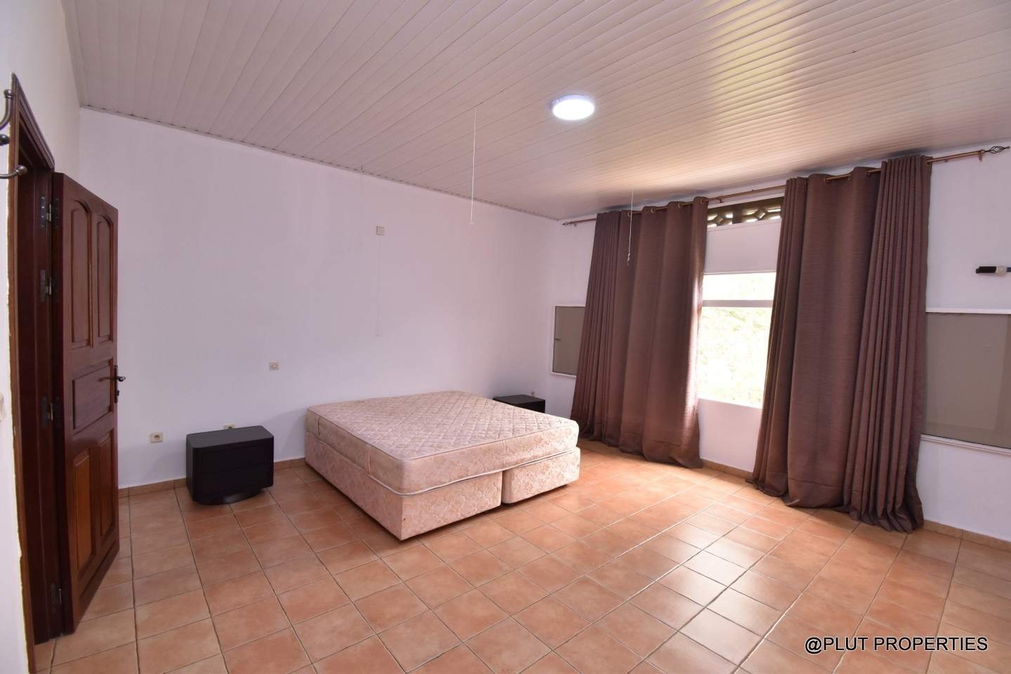 Big villa for rent in Nyarutarama plut properties 20-100kb Big villa for rent in Nyarutarama