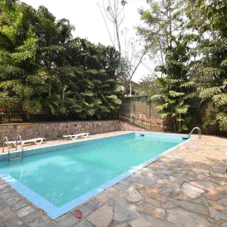 Big villa for rent in Nyarutarama