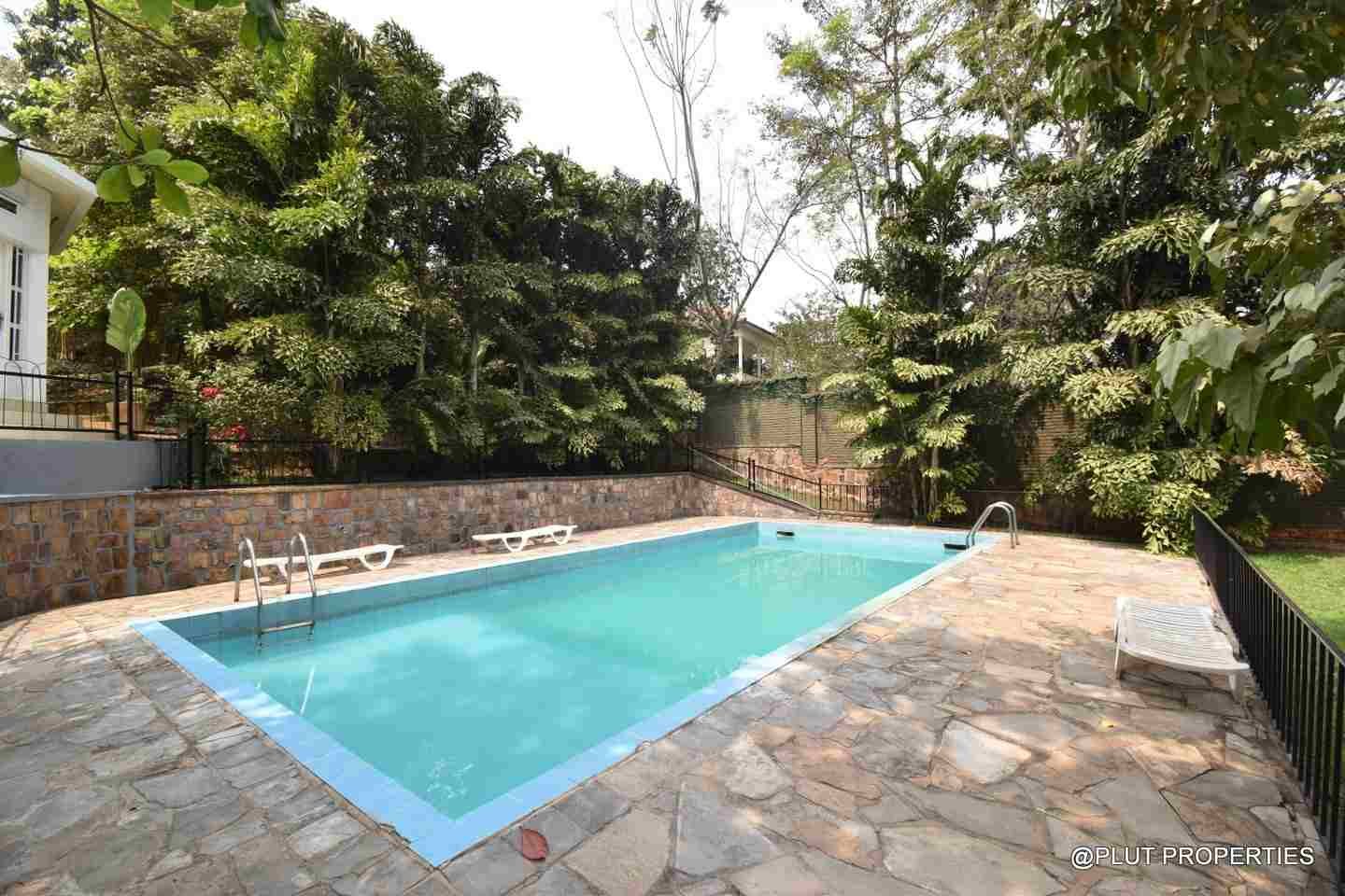 Big villa for rent in Nyarutarama plut properties 6-100kb Big villa for rent in Nyarutarama