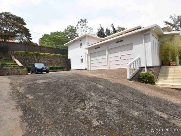 Big villa for rent in Nyarutarama